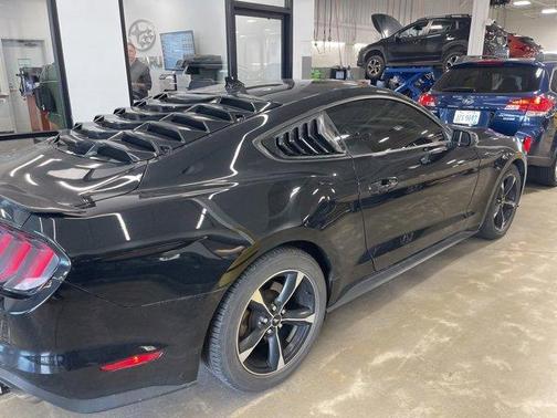 2021 Ford Mustang EcoBoost