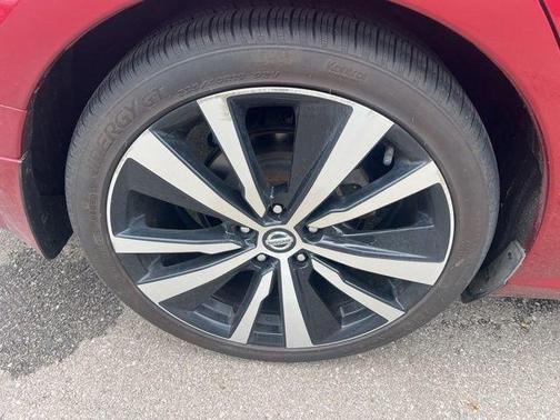Scarlet Ember 2021 Nissan Altima 2.5 SR
