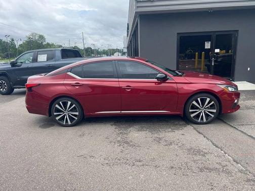 Scarlet Ember 2021 Nissan Altima 2.5 SR