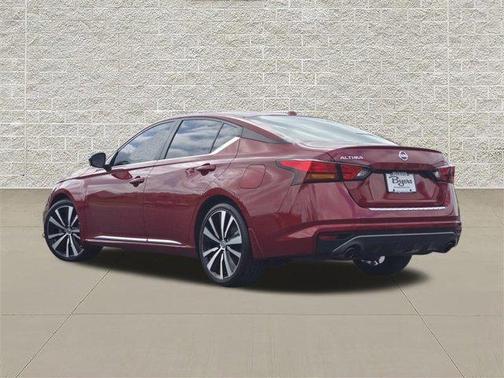 Scarlet Ember 2021 Nissan Altima 2.5 SR