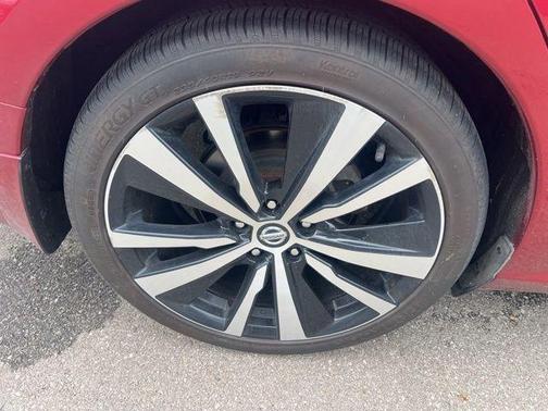 Scarlet Ember 2021 Nissan Altima 2.5 SR