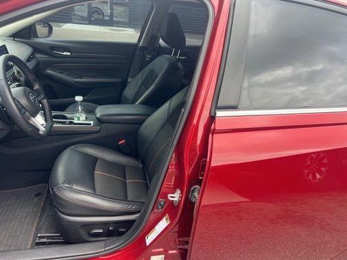 Scarlet Ember 2021 Nissan Altima 2.5 SR