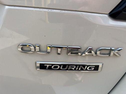 Crystal White Pearl 2020 Subaru Outback Touring