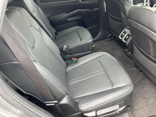 2022 Kia Sorento Hybrid EX