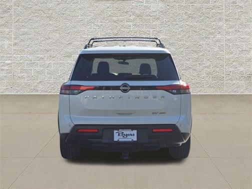 White 2022 Nissan Pathfinder SV