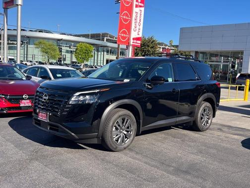 Super Black 2026 Nissan Pathfinder SV