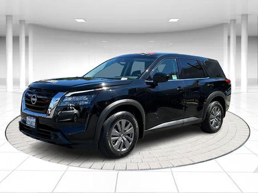 Black 2024 Nissan Pathfinder S