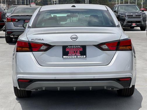 Brilliant Silver Metallic 2026 Nissan Altima SV