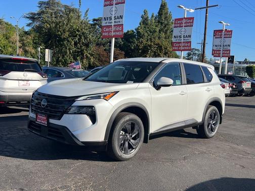 White Pearl 2027 Nissan Rogue SV