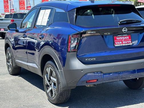 Deep Blue Pearl 2026 Nissan Kicks SV