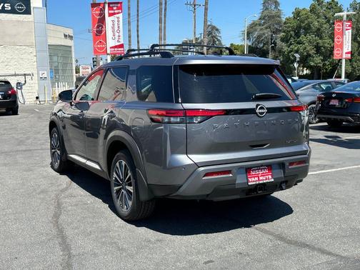 Gun Metallic 2026 Nissan Pathfinder Platinum