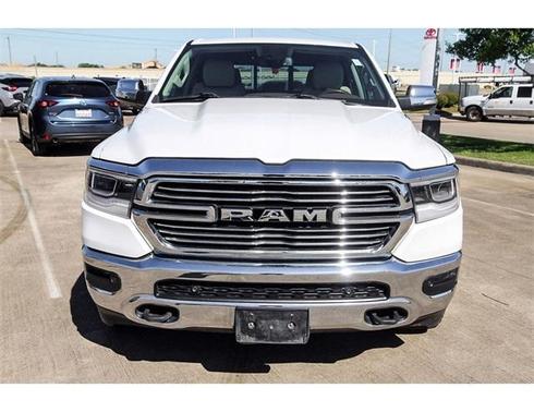 Photo 2 of 32 of 2019 RAM 1500 Laramie