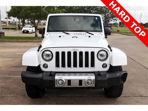 Photo 2 of 29 of 2017 Jeep Wrangler Unlimited Sahara