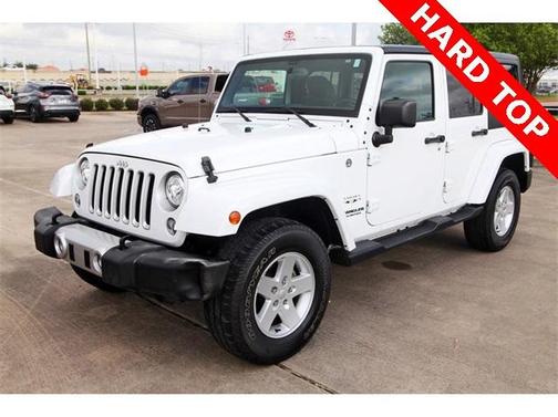 Photo 3 of 29 of 2017 Jeep Wrangler Unlimited Sahara
