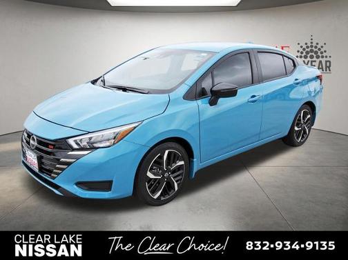 Arctic Blue Met 2025 Nissan Versa 1.6 SR