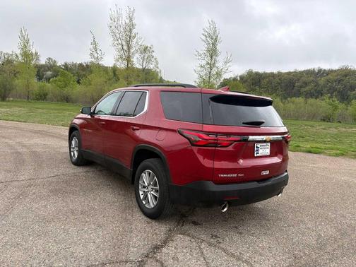 Radiant Red Tintcoat 2023 Chevrolet Traverse LT Cloth