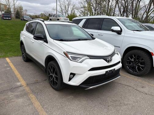 Super White 2016 Toyota RAV4 SE