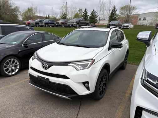 Super White 2016 Toyota RAV4 SE