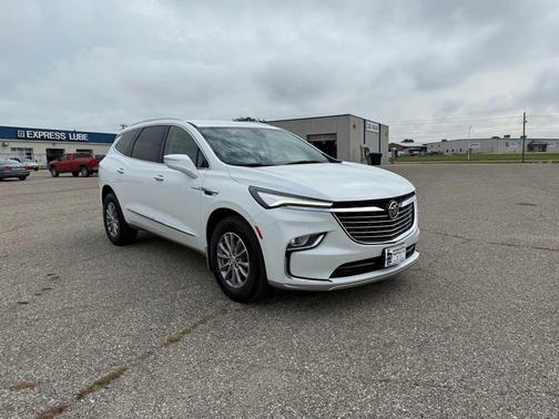2023 Buick Enclave Essence