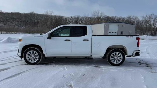 2022 Chevrolet Silverado 1500 Custom