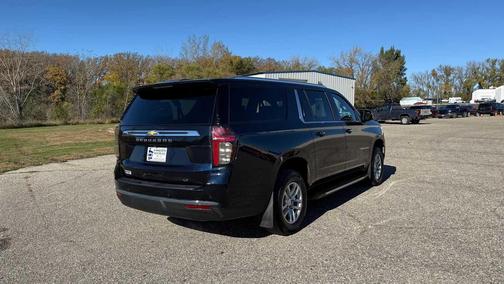 2024 Chevrolet Suburban LT