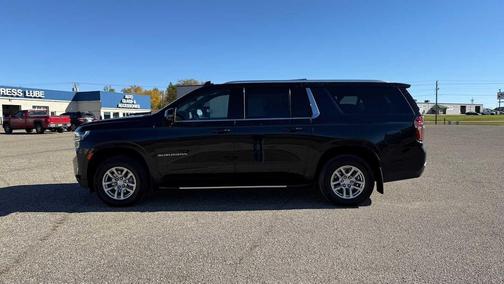 2024 Chevrolet Suburban LT