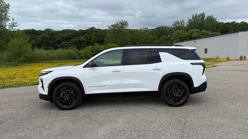 Summit White 2026 Chevrolet Traverse LT