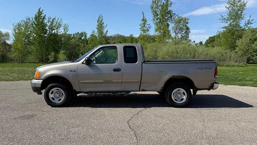 Arizona Beige Metallic 2004 Ford F-150 XLT SuperCab