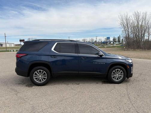 Northsky Blue Metallic 2022 Chevrolet Traverse LT Leather