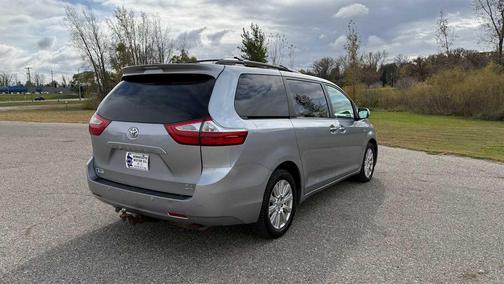 2017 Toyota Sienna XLE Premium