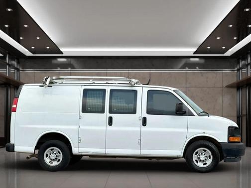 Summit White 2017 Chevrolet Express 2500 Work Van