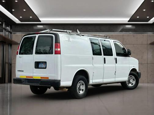 Summit White 2017 Chevrolet Express 2500 Work Van