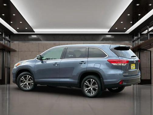 2019 Toyota Highlander LE I4