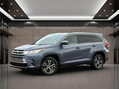 2019 Toyota Highlander LE I4