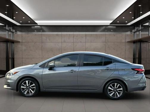 Gun Metallic 2022 Nissan Versa 1.6 SV