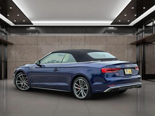 Navarra Blue Metallic/Black Roof 2018 Audi S5 3.0T Prestige