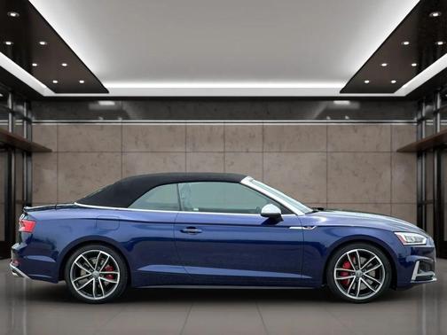 Navarra Blue Metallic/Black Roof 2018 Audi S5 3.0T Prestige