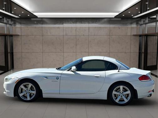 White 2014 BMW Z4 sDrive28i
