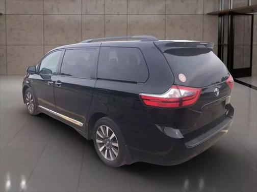 2020 Toyota Sienna XLE Premium