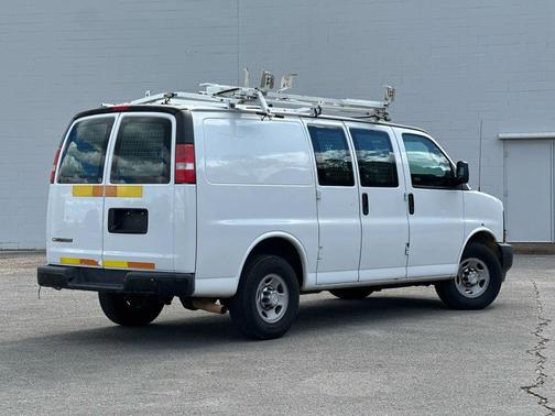 2017 Chevrolet Express 2500 Work Van