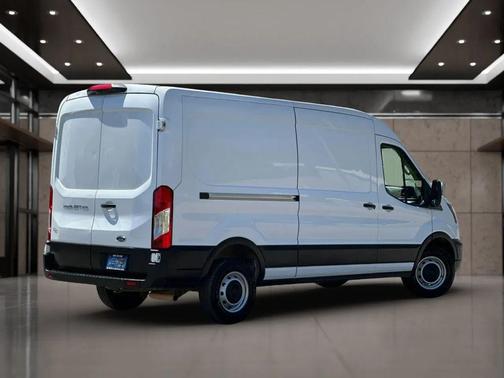 Oxford White 2022 Ford Transit-250 Base