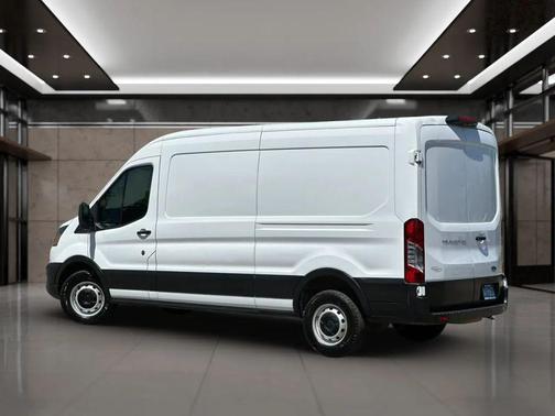 Oxford White 2022 Ford Transit-250 Base