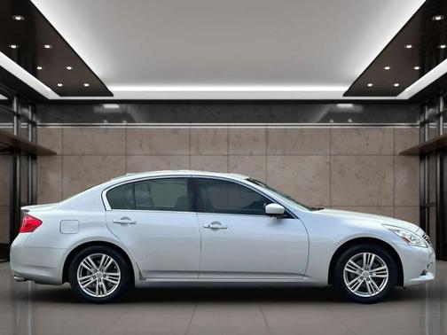 2013 INFINITI G37 Journey