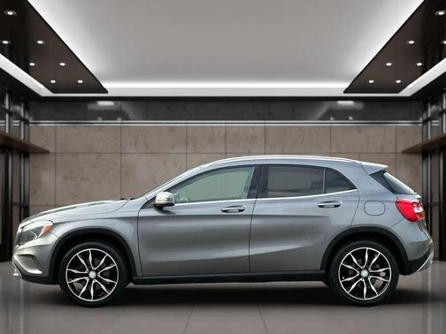 2017 Mercedes-Benz GLA 250 Base