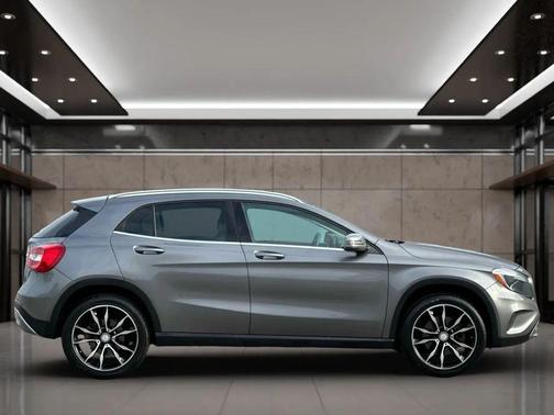 2017 Mercedes-Benz GLA 250 Base