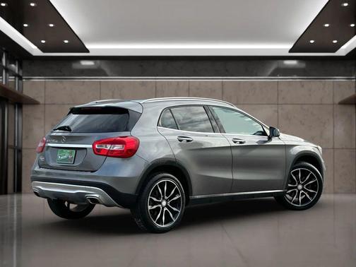 2017 Mercedes-Benz GLA 250 Base
