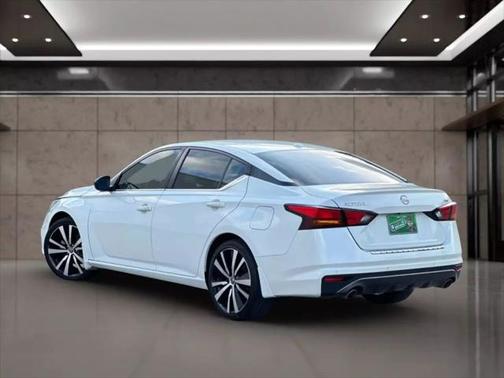 2021 Nissan Altima SR FWD