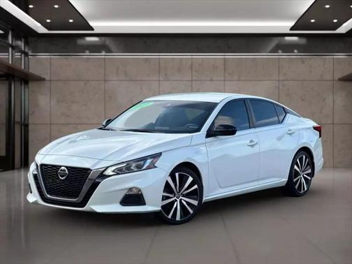2021 Nissan Altima SR FWD