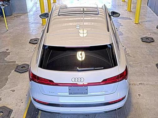 2022 Audi e-tron Premium