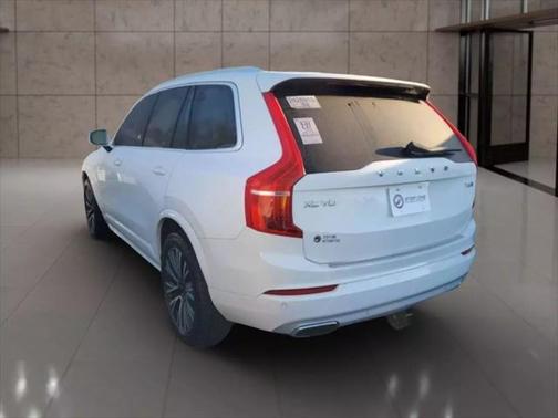 2020 Volvo XC90 T6 Momentum